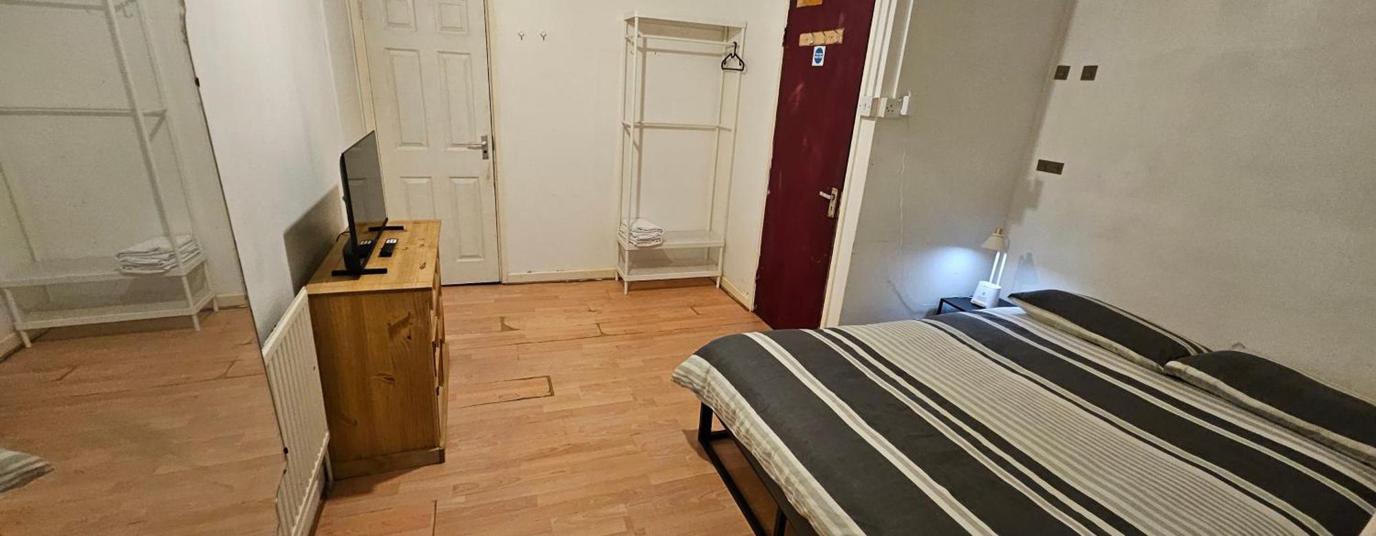 No Frills & Nothing Fancy 1 Bed Studio City Centre Cardiff Exterior foto